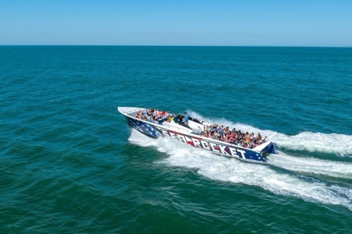 a small boat in a body of water