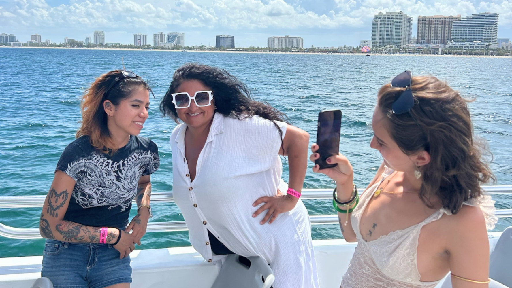 Sea Rocket cruising past Fort Lauderdale Beach